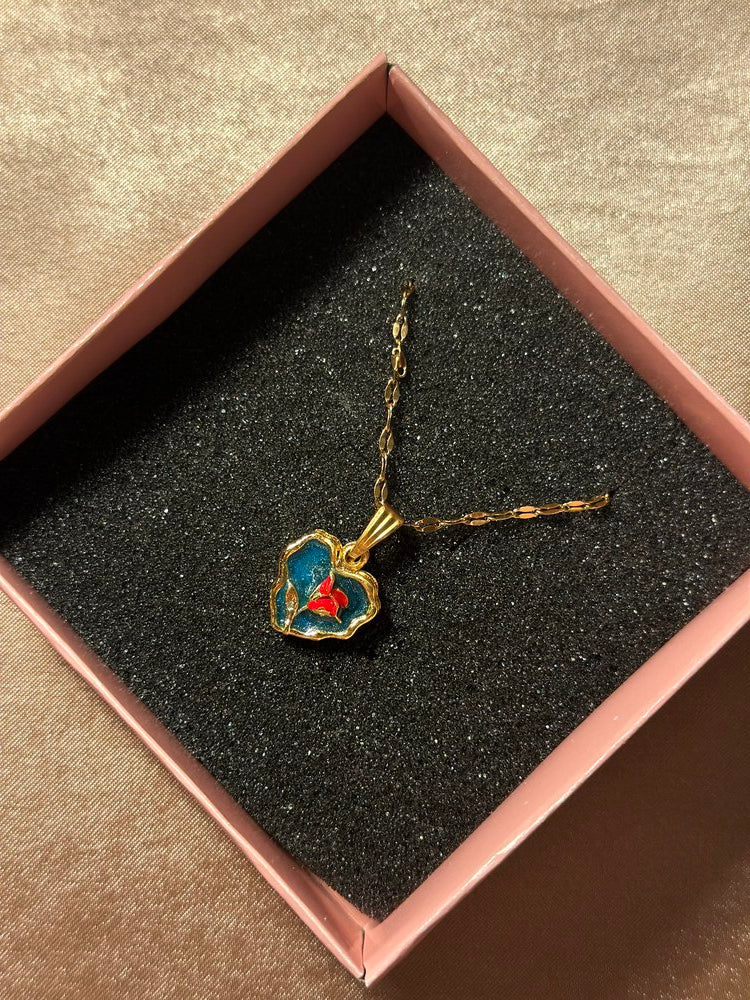Gül Detaylı Kalp Kolye - Mond Jewelry