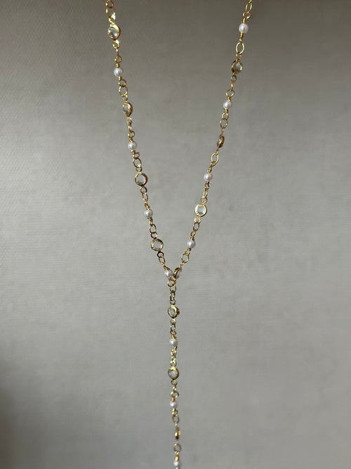 Beyaz Taşlı Y Model Kolye - Mond Jewelry