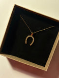 Zirkon Taşlı Nal Kolye - Mond Jewelry